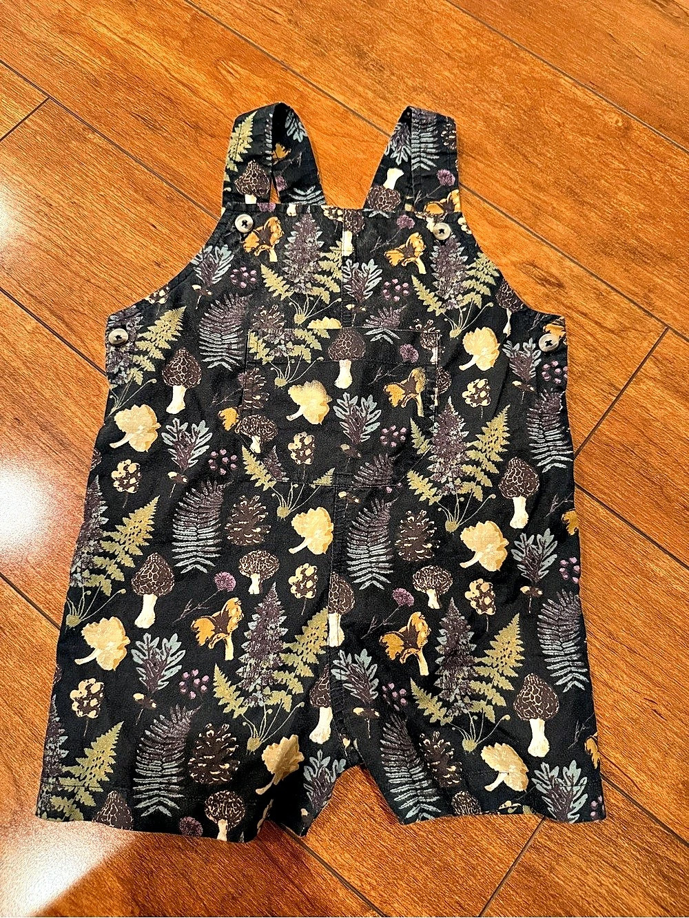 Kate Quinn Floral Romper in Black & Green 12-18M, 100% organic cotton.